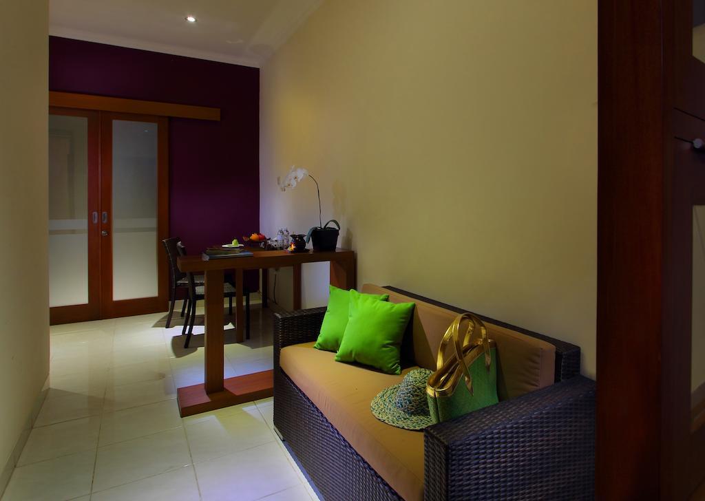 The Banyumas Villa Denpasar Exteriör bild
